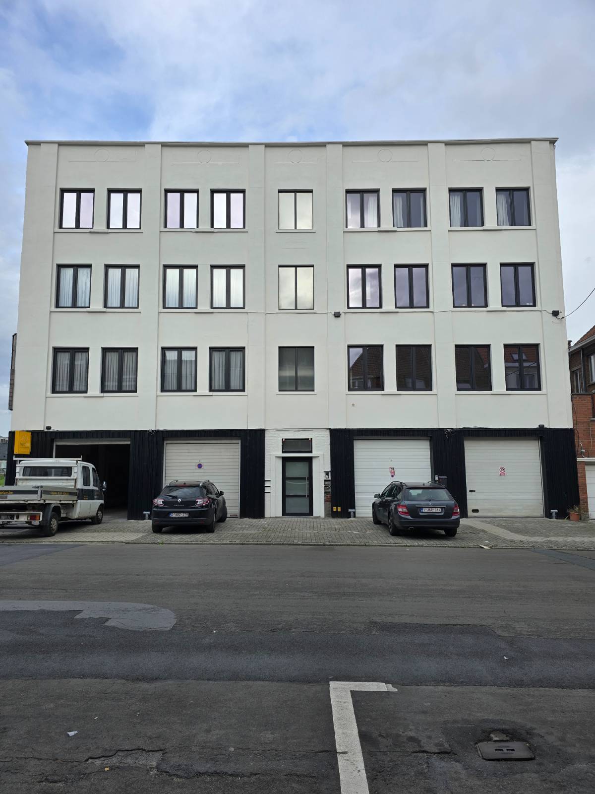 KORTRIJK - Gevel- en Dakrenovatie appartementsgebouw